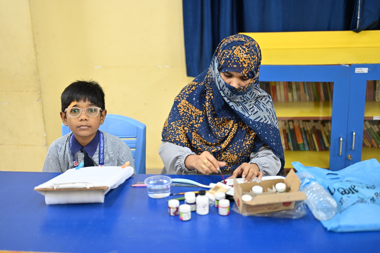 Green Threads: Mom and Me – Paint a Tee